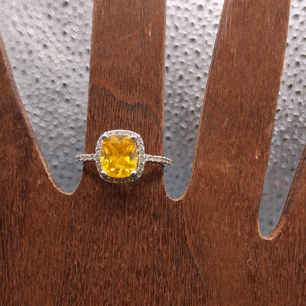 Beautiful S925 Citrine Gemstone Ring Sz 7